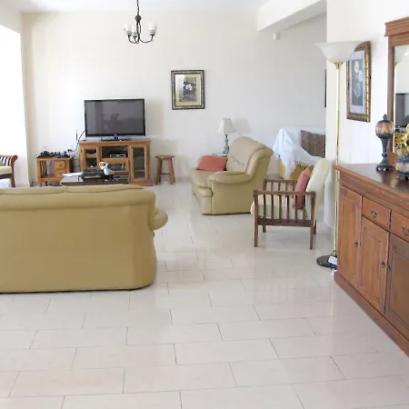 With 5 Bedrooms In Village, Paphos, Cyprus - 800 M From The Beach Ferienhaus