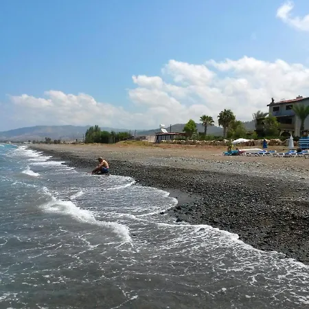With 5 Bedrooms In Village, Paphos, Cyprus - 800 M From The Beach בית נופש